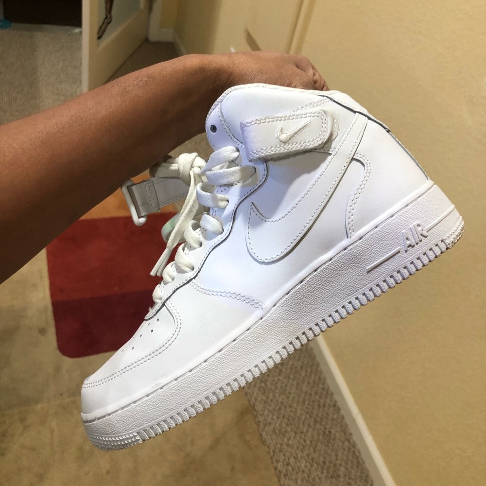 Air Force high tops 7.5 big Kids fits 8/8.5 W